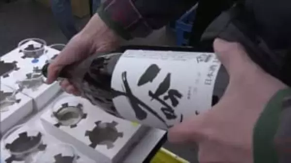 新酒シーズン到来　西宮市の日本盛で蔵開き　限定酒求め朝から多くの人でにぎわう