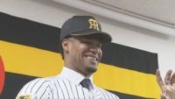 阪神タイガースに新外国人選手が加入　日本でプレーする意気込み語る