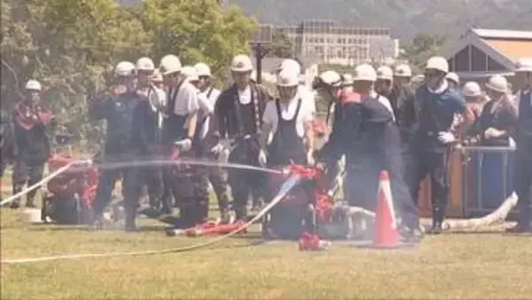 域の災害に備える　淡路市消防団の新入団員が合同訓練