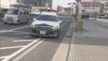 警察車両と衝突　原付バイクに乗っていた６０代女性が重傷　尼崎市