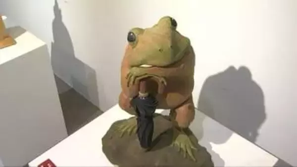 木のぬくもりを感じて　養父市で動物がテーマの木彫作品展「木のどうぶつ園」