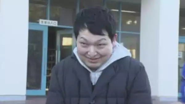 難病と闘う明石市の男性と高校生たちが難病研究を支援するための募金活動