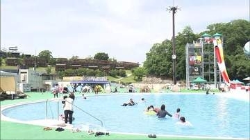 「ネスタリゾート神戸」でプール開き　家族連れらが一足早い夏を満喫