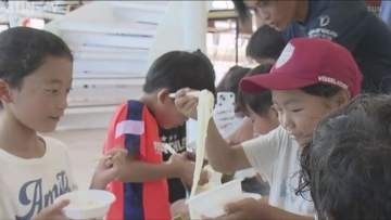 子ども食堂で孤食を防ぐ　子どもたちが女子プロサッカー選手と交流