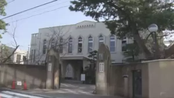 神戸の灘中学・高校本館を紹介　西洋風モダン建築の魅力をする見学会