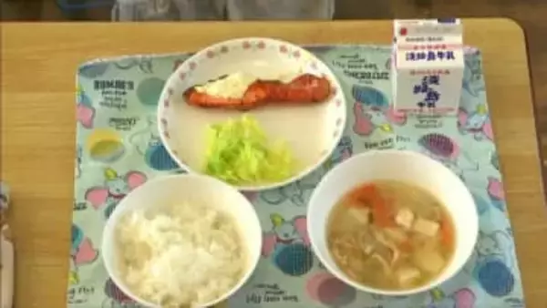 南あわじ市の学校で復興支援給食　南三陸産サケを味わい震災を学ぶ