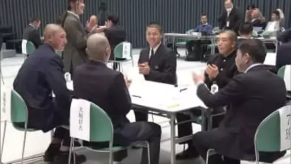 春のセンバツ 主将32人が座談会 県内出場高も参加 仲間や礼儀の大切さを語る