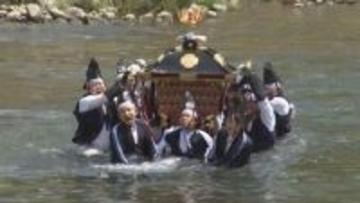 兵庫県養父市の伝統「お走りまつり」　重さ150キロのみこし「養父の誇り」／兵庫県