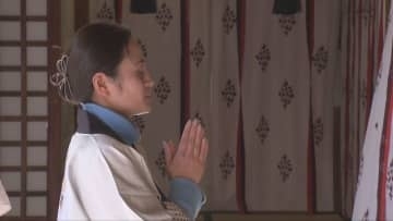 西宮神社の福男選び　能登で被災した女性が門押さえ役に