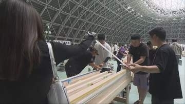 「鉋削り」の技術を競う全国大会が三木市で開催