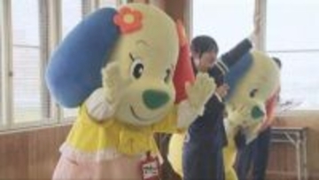 青切符導入で自転車取り締まり強化　園児と高齢者が交通安全学ぶ