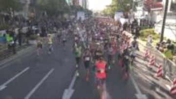 復興への感謝を　2万人が港町を駆け抜ける　震災30年の神戸マラソン