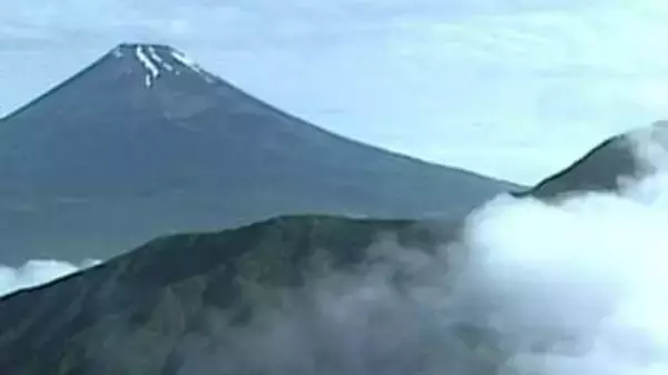 「滑落してしまった」登山者が救助要請　富士山の南に位置する愛鷹連峰の越前岳（標高1504ｍ）警察と消防の救助隊が出動準備すすめる