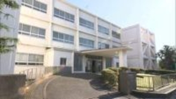 夫に隠れて10年にわたり二重生活　「おばさん」と呼ばれても悪態をつかれても交際関係を解消せず　ストレス溜め込み最終的には男性の母親の手も借りながら殺害　当初は「殺してくれ」と言われたと嘘の供述　裁判は