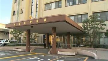 高齢夫婦乗る車が民家に突っ込む　運転手の74歳夫が重体　住民も軽傷・浜松市中央区