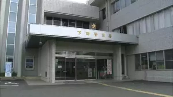 ニセ警察官詐欺　80代女性が金塊（1000万円相当）と現金300万円騙し取られる　詐欺犯ら「押収品にあなた名義のカード」「無実の証明で資金を調査」「金塊の購入を」などと指示