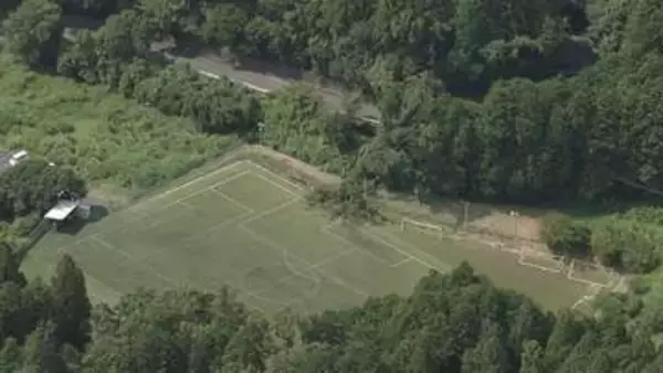 【続報】御殿場のサッカー場で倒木　小学生の試合を観戦　幼児から40代女性まで7人搬送