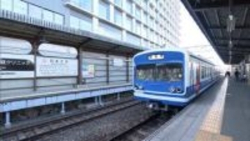 列車と衝突し17歳とみられる少年が死亡　乗員・乗客にケガなし　警察が事故の原因などを調べる