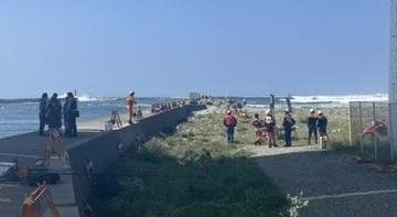 【速報】浜名湖今切口でプレジャーボート転覆　1人が乗っていたか