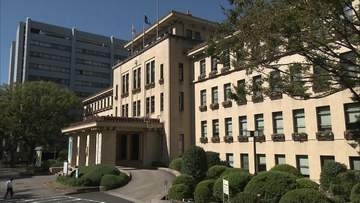 県立高校の男性教師が祭り会場で女子高校生4人のスカートの中を盗撮などで懲戒免職処分　2カ月間ほぼ毎日女子生徒とSNSで私的なやりとり…中学校の男性教師を戒告処分