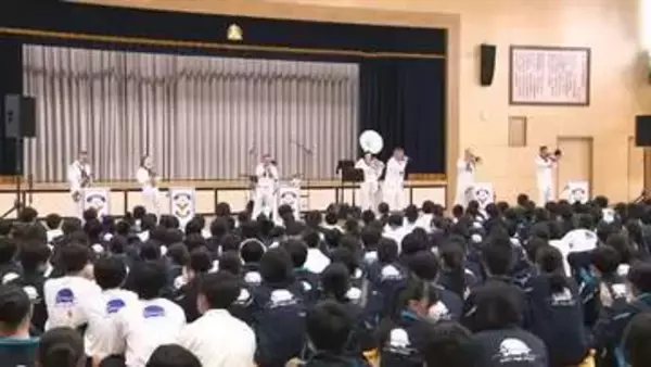 黒船祭はじまる　米海軍 第7艦隊音楽隊が子供たちを前に演奏会　ポピュラーソングや行進曲などを披露