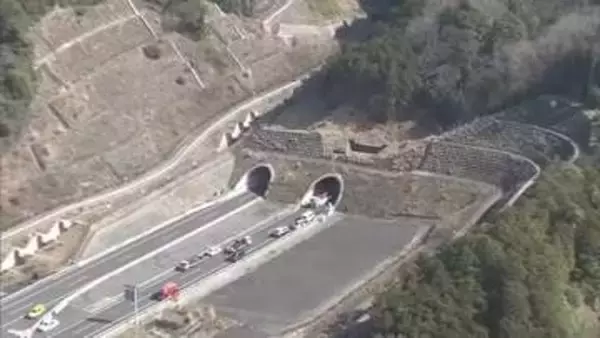 関西方面へ旅行に行く途中に悲劇…新名神の6人死亡事故　うち5人は静岡県内在住の家族と判明　5歳から11歳の子供3人と40代夫婦　遺族「まずは静かに向き合う時間をいただきたい」