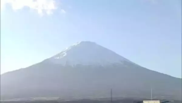 富士山で下山中に男性滑落…自力歩行が困難に　静岡県警の山岳遭難救助隊10人が出動