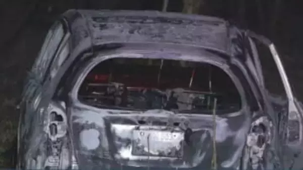 「家の裏で車が燃えている」”エンジン空ふかしが原因か”路上で乗用車1台全焼　けが人なし　宮城・大河原町