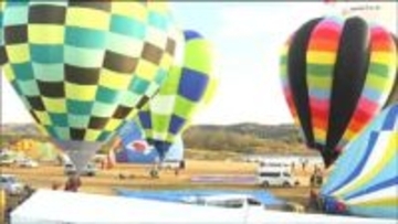 「感動する、すごくいい体験！」熱気球が晩秋の大空に舞う バルーンフェスタ 宮城・大崎市
