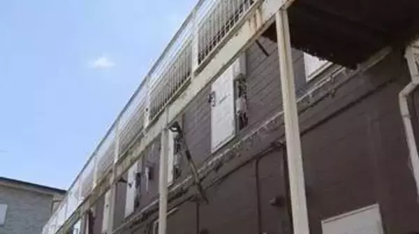 「突然、ものすごい音」アパートの共用廊下が崩落　住人の男性が巻き込まれ両足を骨折　築30年以上経過か【現場画像19枚】仙台・青葉区