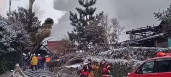 「玄関付近から火が出ている」住宅と隣接する作業場が全焼 宮城・角田市