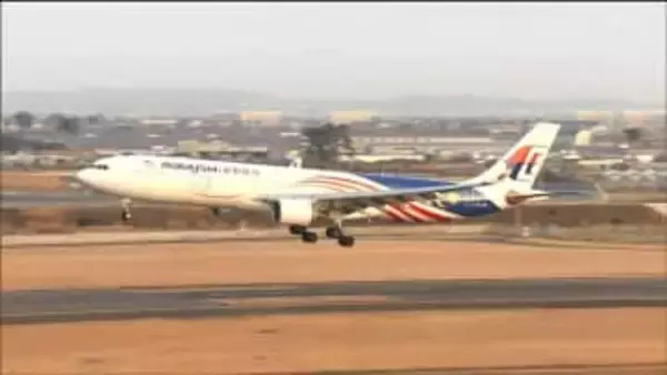 マレーシアのチャーター便が仙台空港に到着「初めて雪を見るのが楽しみ」1月1日まで6便運航