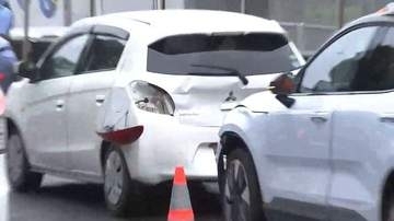 朝の通勤時間帯に車4台の玉突き事故発生　最後尾の車が追突か　仙台