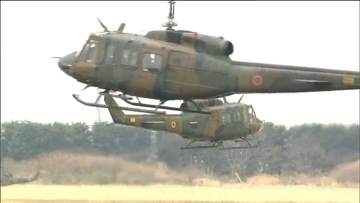 ヘリ8機が間近で飛行し観客を魅了　自衛隊駐屯地を一般に開放　仙台