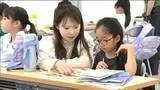 「夏休みの宿題を仕上げる様子も　塩釜で学習支援教室」の画像1