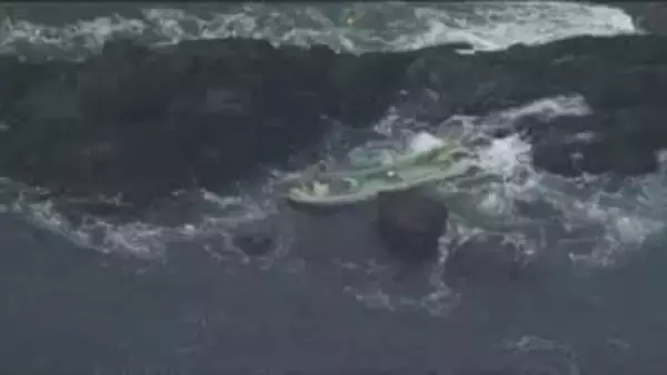 漁船転覆　救助された70代男性が死亡　もう1人は自力で陸へ　宮城・気仙沼市