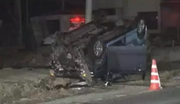 国道4号で軽乗用車が横転 20代男性が腰の骨を折る大けが 宮城・大崎市