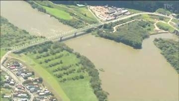 北上川で船が転覆　水深や水流の測定をしていた作業員２人が流される　宮城・登米市