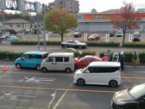 朝混雑する根岸交差点で車3台の玉突き事故 40代男性が首や肩を痛めて搬送 仙台