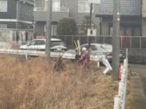 【速報】女性と子ども2人乗る車がガードレール突き破り転落　宮城・富谷市