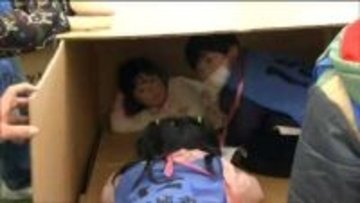 小学生が楽しみながら防災学ぶイベント”ダンボールベッド寝心地試すブースも”　宮城・多賀城市