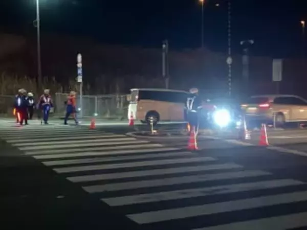 横断歩道渡っていた会社員の男性(45)が乗用車にはねられ意識不明　乗用車運転の団体職員の女(63)を現行犯逮捕　宮城・石巻市