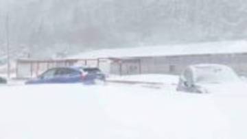 吹雪で視界不良　国道で乗用車同士が正面衝突　50代女性けが　宮城・七ヶ宿町