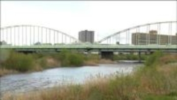 ゴールデンウィーク前に「水辺の安全点検」広瀬川の公園で約1時間で6か所の危険個所が見つかる　宮城