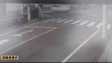 「【防犯カメラ映像】ひき逃げ事件の逃走車両か 防犯カメラが捉える 81歳女性はねられ重体 警察が行方追う　仙台・若林区」の画像1