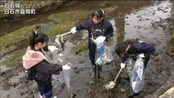 「サクラのシーズンを前に白石城の外堀清掃活動　宮城・白石市」の画像
