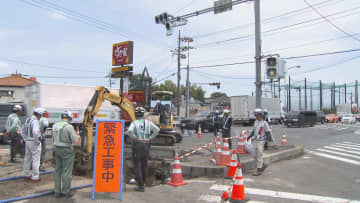 越谷市の車道が陥没　国道4号線下り線通行止め／埼玉県