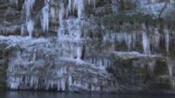 冬の風物詩　秩父市「三十槌の氷柱」／埼玉県