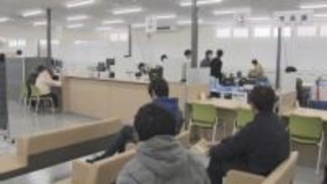 白岡市役所　仮設本庁舎で業務開始／埼玉県