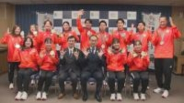 デフリンピック　埼玉県ゆかりの選手がメダル獲得を報告